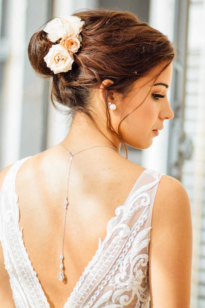Collier de mariée avec bijou original robe dos nu « Charlène » – Image 3