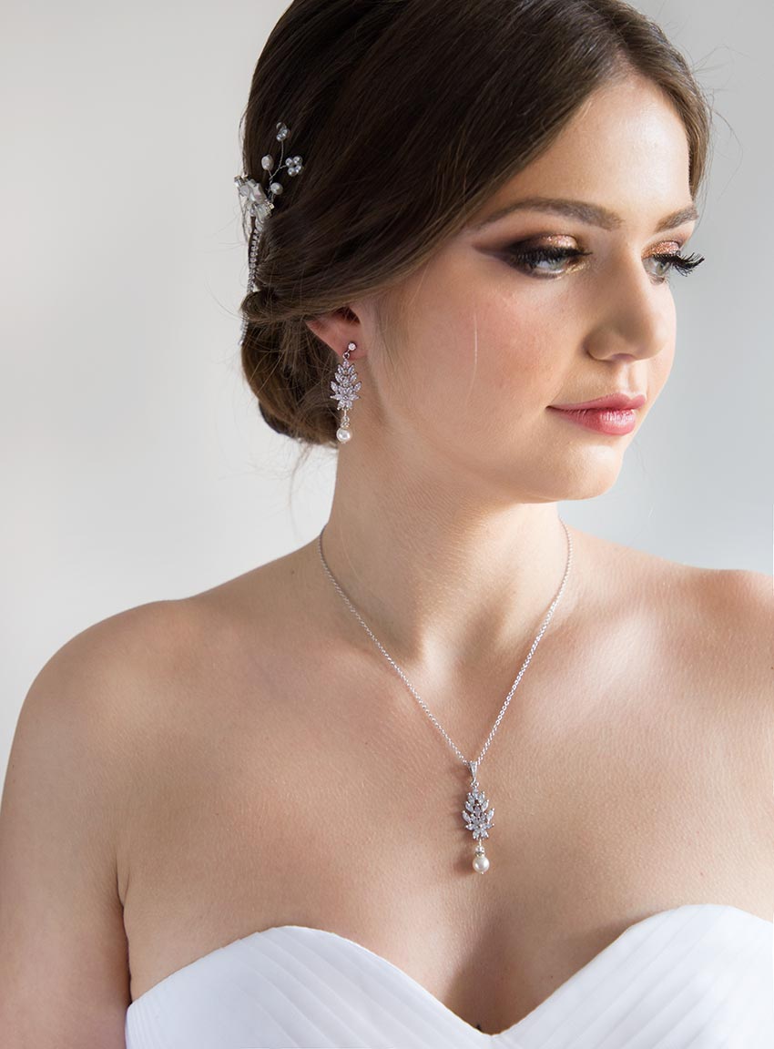 Bijou de dos mariage en cristal et perle Swarovski « Sophie » – Image 3