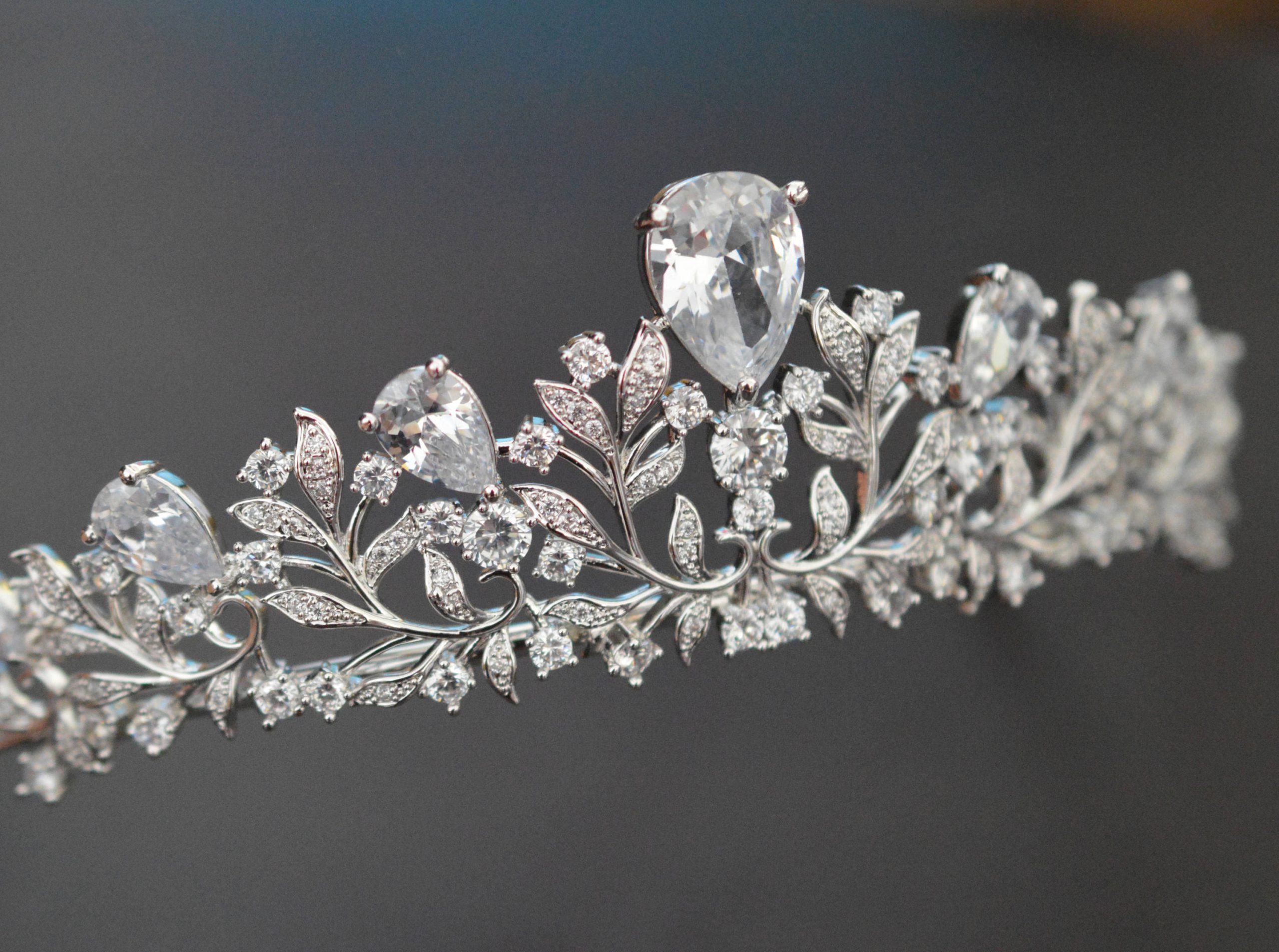 Diadème serre-tête mariage champêtre garni de diamants « Pauline » – Image 4